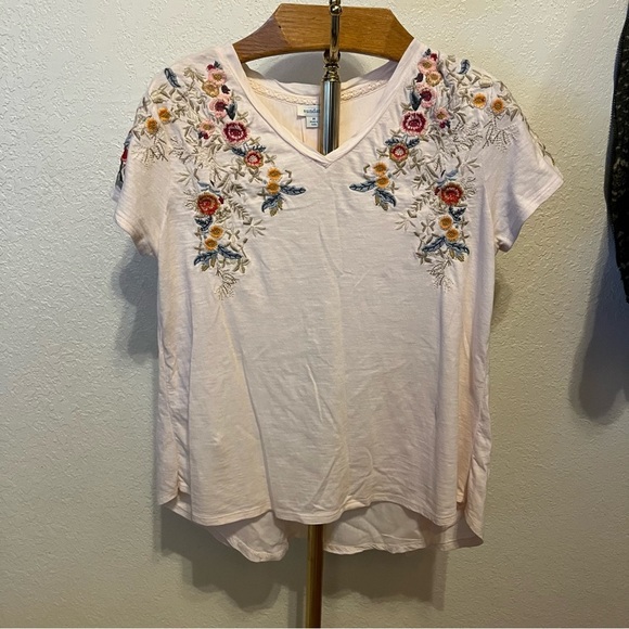 SUNDANCE ~ Blush Pink Top with Floral Embroidery and Pleated Back Detail - Picture 4 of 8